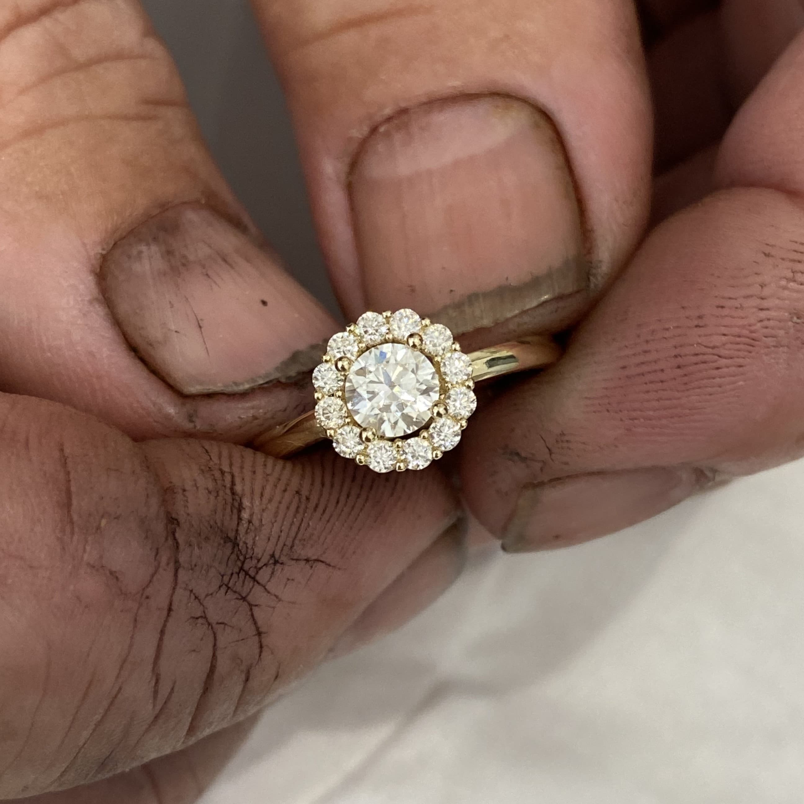 Zlatarnica 4S - Prsten s moissanite-om Prsten s moissanite-om